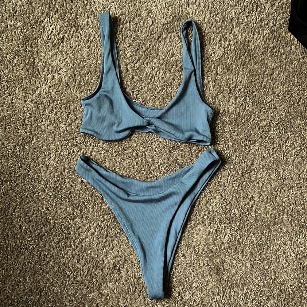 CLOSET CLEANOUT!! SHEIN bikini set FOR SALE